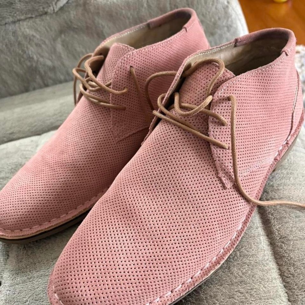 Kenneth Cole Reaction Mens Desert Chukka Pink Perforated Leather Boots Size 10M